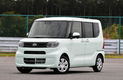 ダイハツ タント 新型や燃費 車中泊 色 新車購入 チューリッヒ