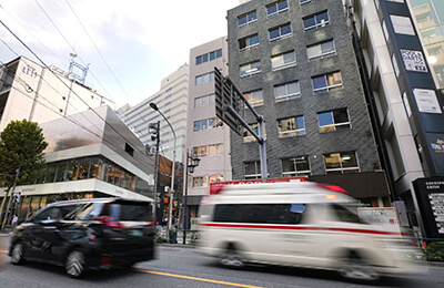 緊急自動車 緊急車両 との交差点での対応や事故 チューリッヒ
