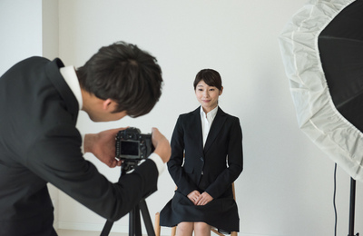 免許証の写真とサイズ。カラコンや眼鏡着用について｜チューリッヒ
