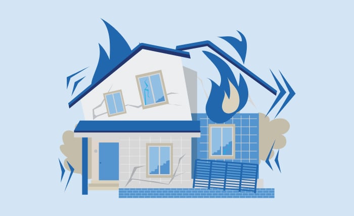 地震で自宅が倒壊し、火災も発生した